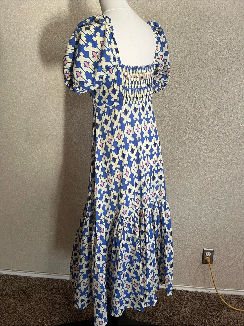 Zara Blue and Cream Puff-Sleeve Midi Dress - Picture 6 of 10